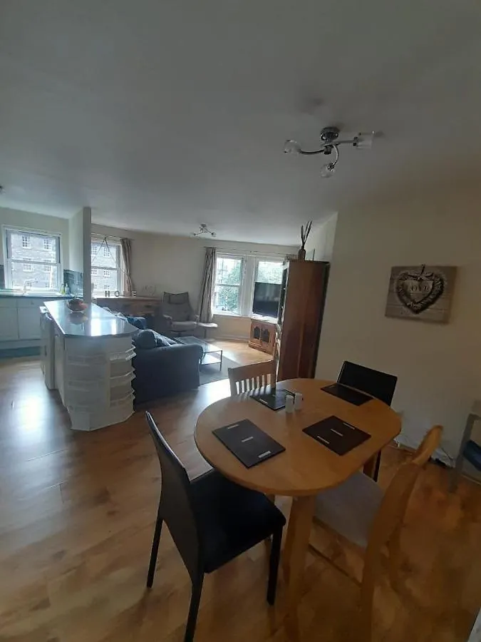 3 Bedrooms Flat In Central Edinburgh Old Town , Grassmarket Heart Of Edinburgh Flat Sleeps 6 , Eh1