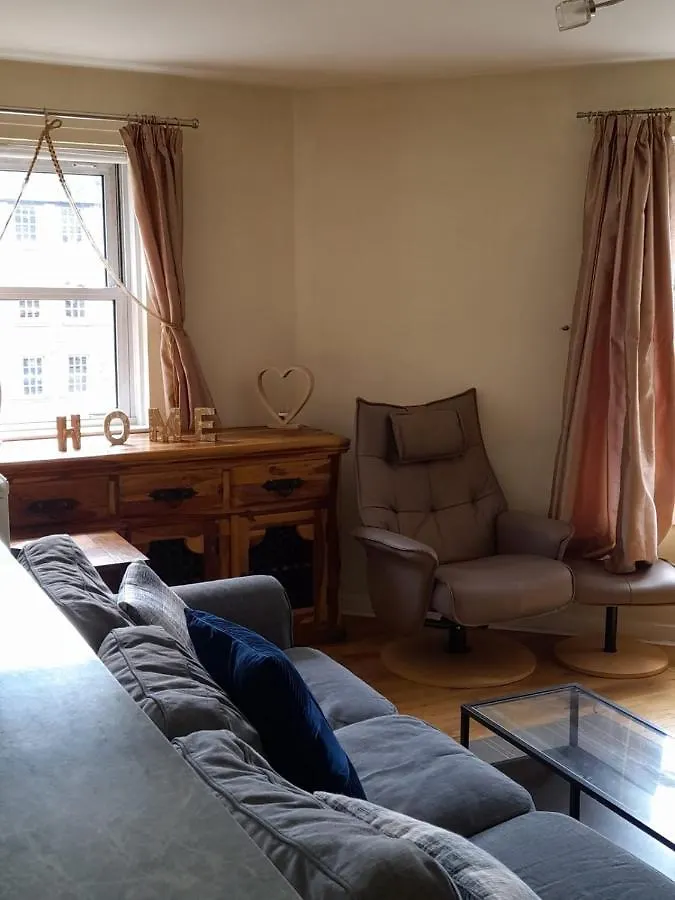 3 Bedrooms Flat In Central Edinburgh Old Town , Grassmarket Heart Of Edinburgh Flat Sleeps 6 , Eh1 0*,